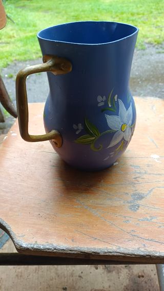 Orinal y jarra antiguas