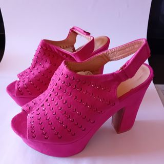 Zapatos fucsia con plataforma