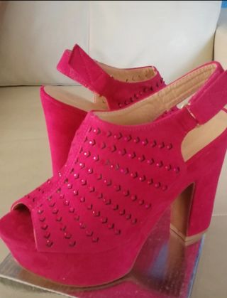 Zapatos fucsia con plataforma