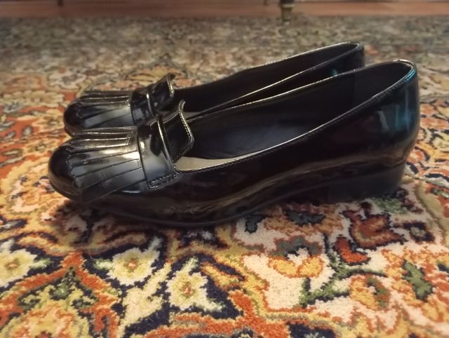 Zapato Zara charol negro talla 38