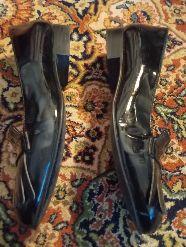 Zapato Zara charol negro talla 38