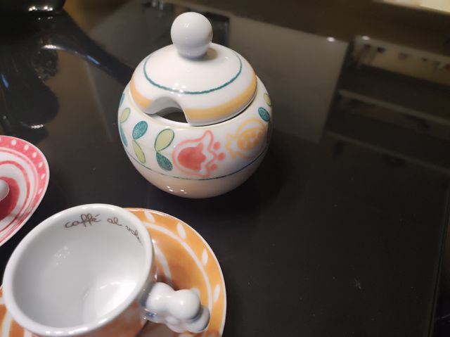 Set 2 tazzine+zuccheriera Thun
