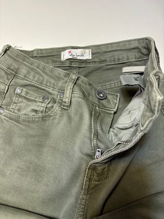 Pantalon campana chica