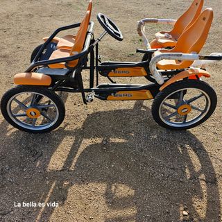 Cuatriciclo cuadriciclo, coche de pedales