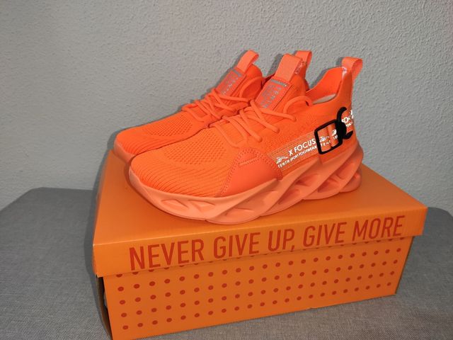 Zapatillas Tenth t.40 nuevas