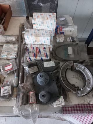 Lote de recambios y repuestos tractor agrícola