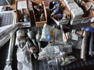 Lote de recambios y repuestos tractor agrícola