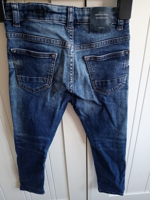 Vaquero niño Zara talla 5 años.