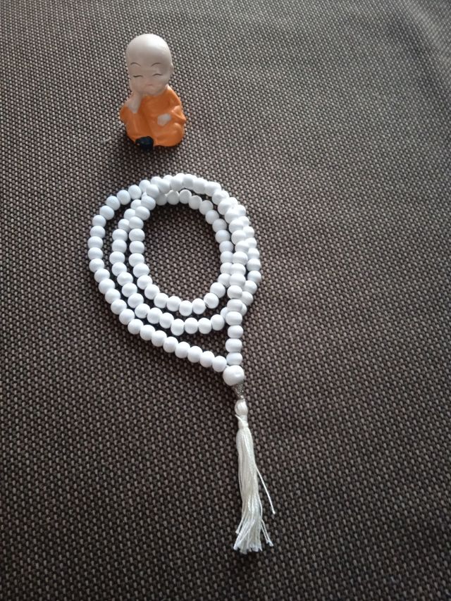 Mala budista blanco 108 cuentas