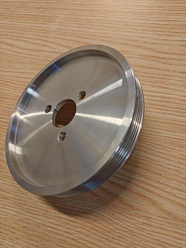 Polea aluminio bomba dirrección asistida