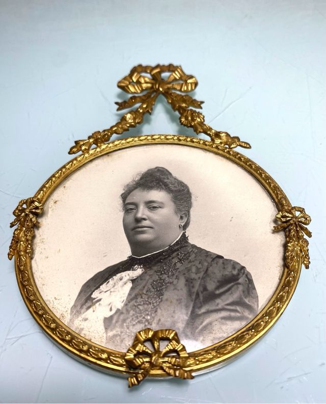 Pareja de marcos imperio en bronce dorado