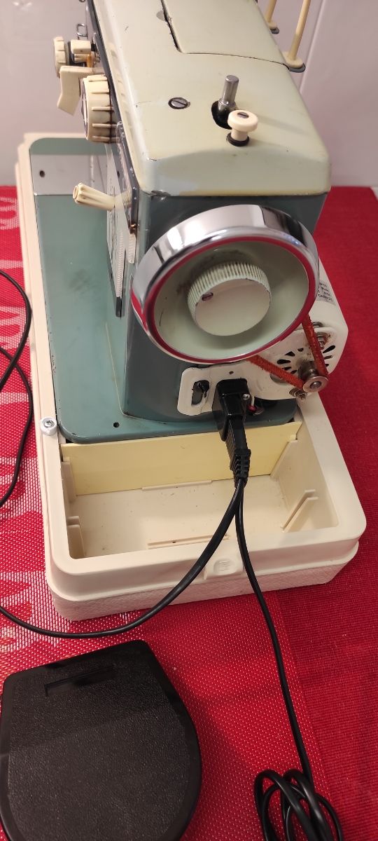 Máquina coser Portátil Alfamatic 109 con maletín