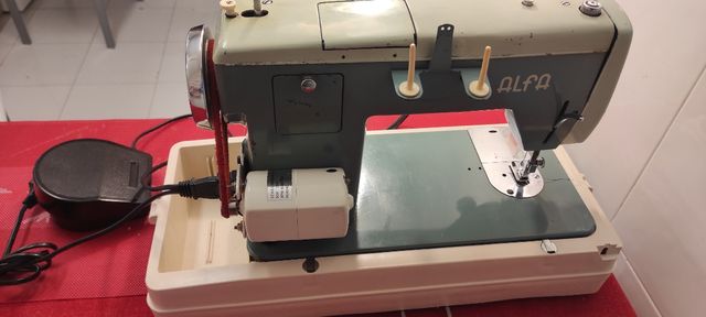 Máquina coser Portátil Alfamatic 109 con maletín