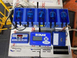 Dosificador Ecolab lavanderia