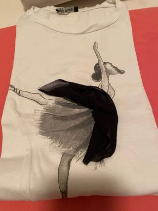 T-shirt con ballerina