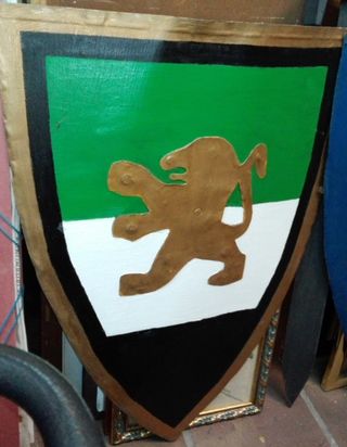 Dos escudos.