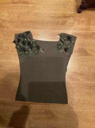 CAMISETA DE PERLE TIRANTES