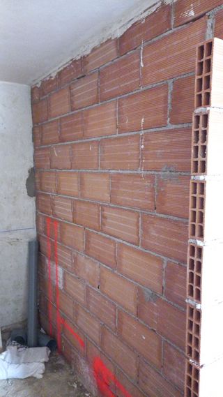Se hacen trabajos de albañilería 