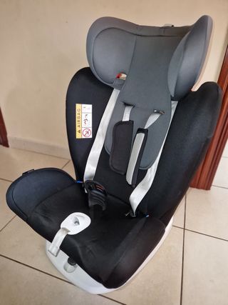 Silla de coche con isofix .