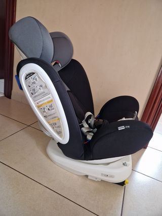 Silla de coche con isofix .