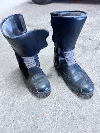 Botas y guantes moto