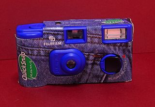 CÁMARA FUJIFILM QUICKSNAP JEANS