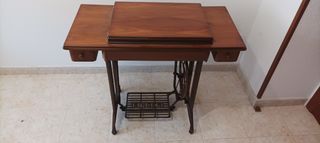 Maquina de coser antigua
