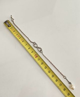 Pulseras y pendientes