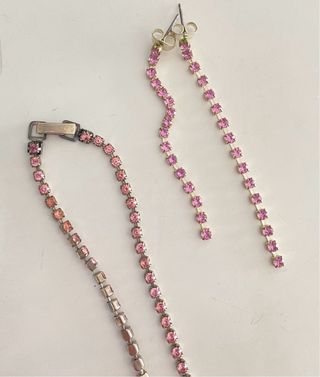 Pulseras y pendientes