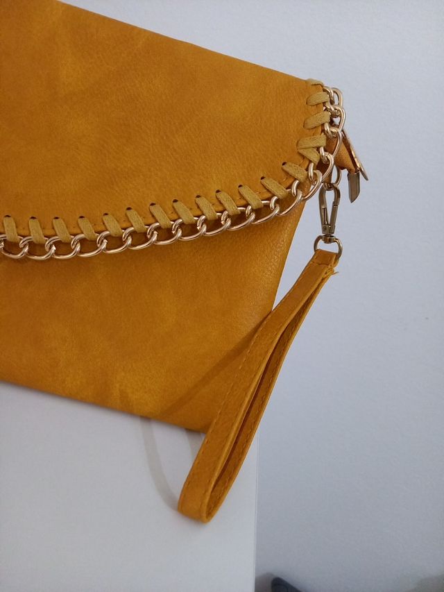 Pochette giallo scuro