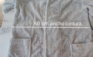 Bata gris Oysho con capucha y orejas