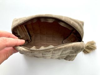 Estuche o neceser de terciopelo para maquillaje