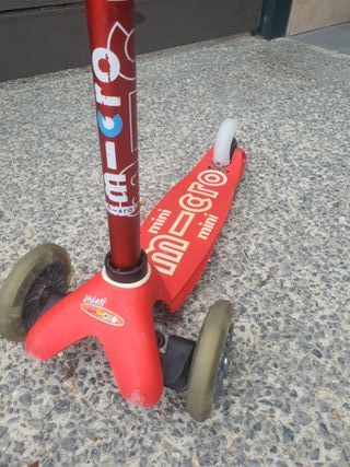 Scooter micro deluxe led rojo