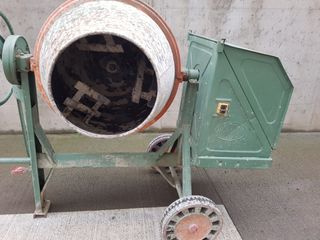 Hormigonera Umacon U 200.