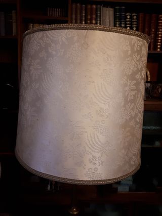 Lámpara de pie antigua