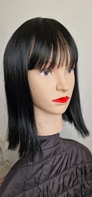 Peluca negra corte lisa