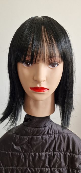 Peluca negra corte lisa