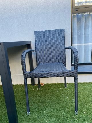 Mesa y sillas terraza