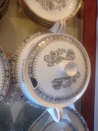 Vajilla en blc y negro Santa Clara