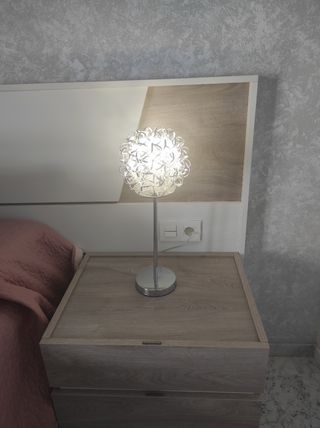 Lampara de techo y dos de mesita de noche