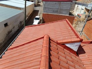 Reparación e instalación de cubiertas y tejados.