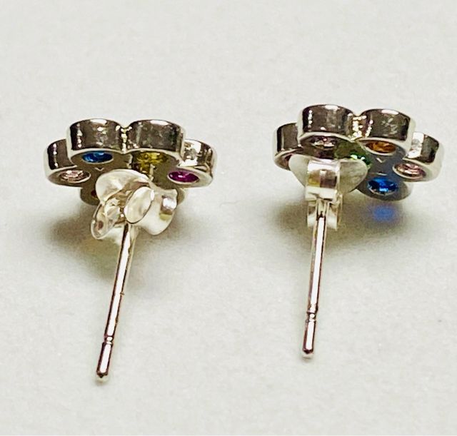 Pendientes roseton de circonitas en plata ley 925