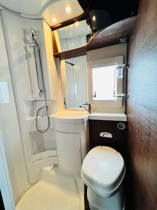 Alquiler la autocaravana perfilada McLouis MC460