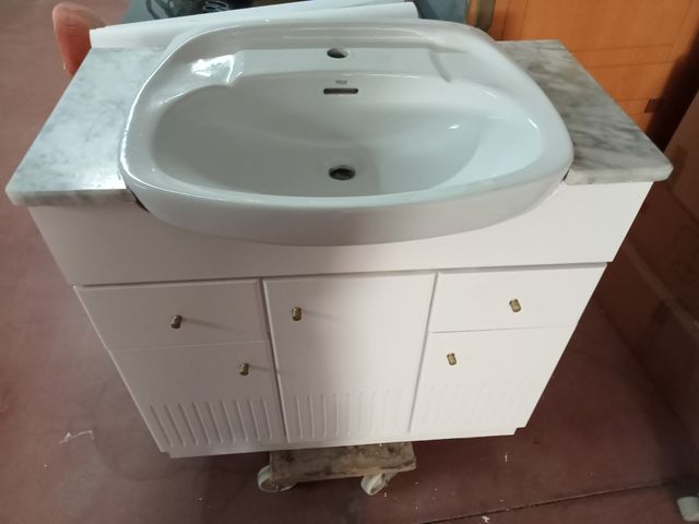 MUEBLE BAÑO BLANCO Y ESPEJO