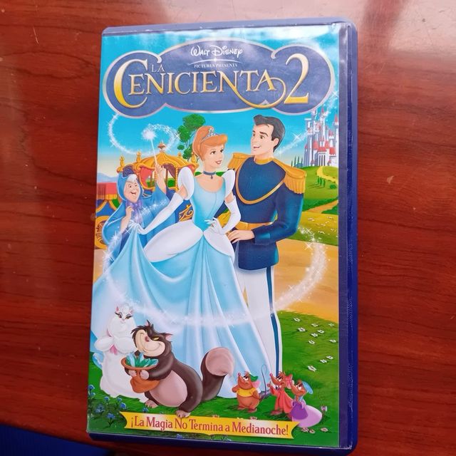 VHS LA CENICIENTA 2 - DISNEY