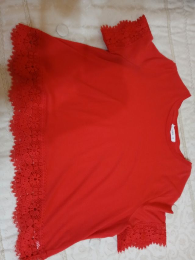 Maglietta corta con decorazioni in pizzo