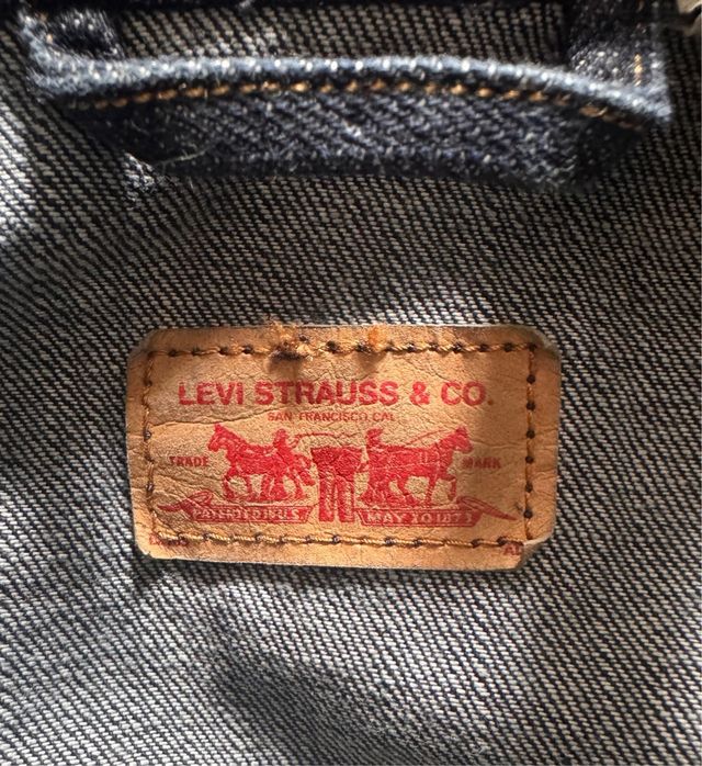 Cazadora Vaquera mujer Levis. Talla L.