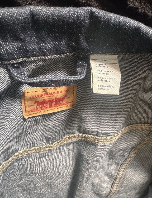 Cazadora Vaquera mujer Levis. Talla L.