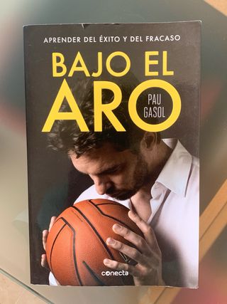 Libro bajo el aro de pau gasol