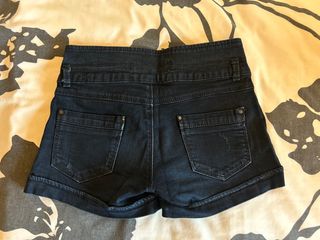 Pantalón corto negro de Stradivarius